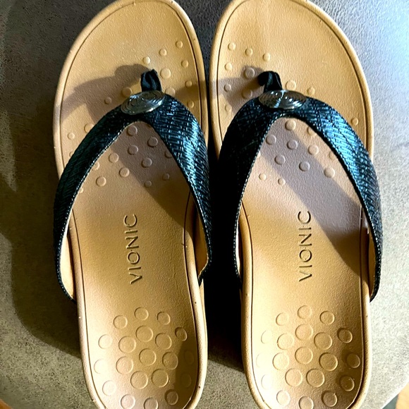 Vionic Pilar Platform Sandals - Picture 1 of 5